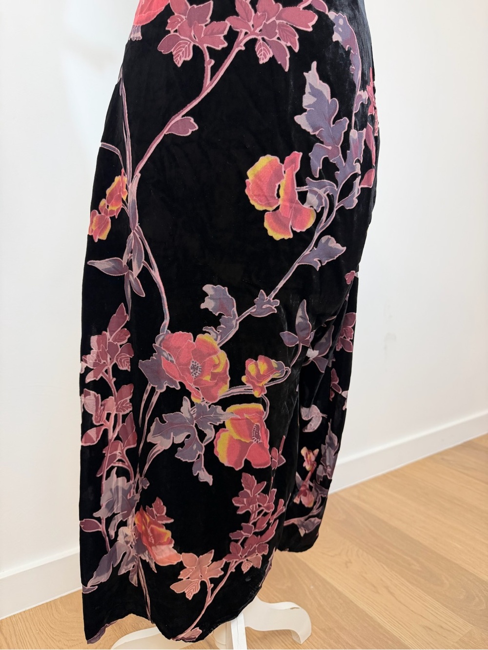 Rachel Zoe Black Velvet Maxi Slip Dress with Pink and Yellow Floral Print - Picture 4 of 6
